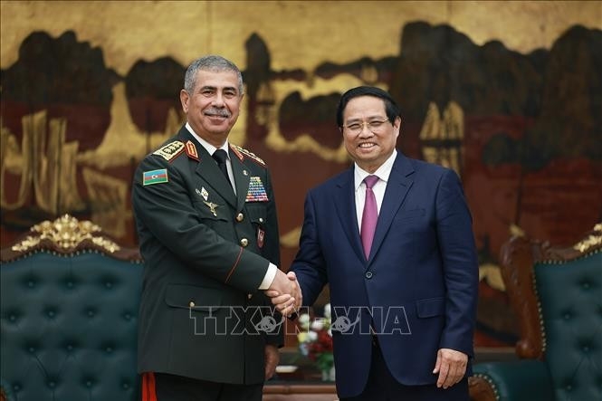 PM seeks stronger Vietnam-Azerbaijan defence ties